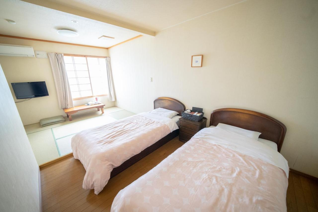 Nanputei Hotel Minamifurano Luaran gambar